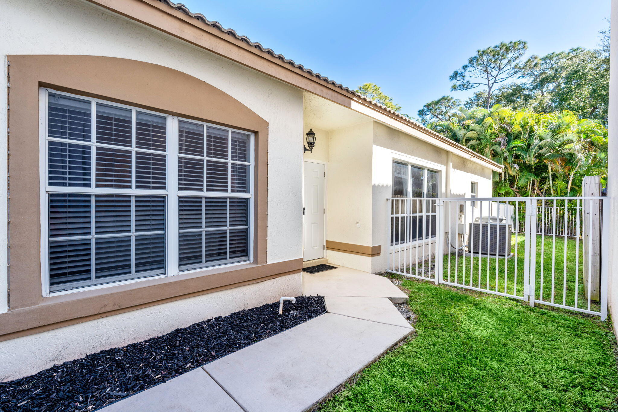 7616 Colony Palm Drive