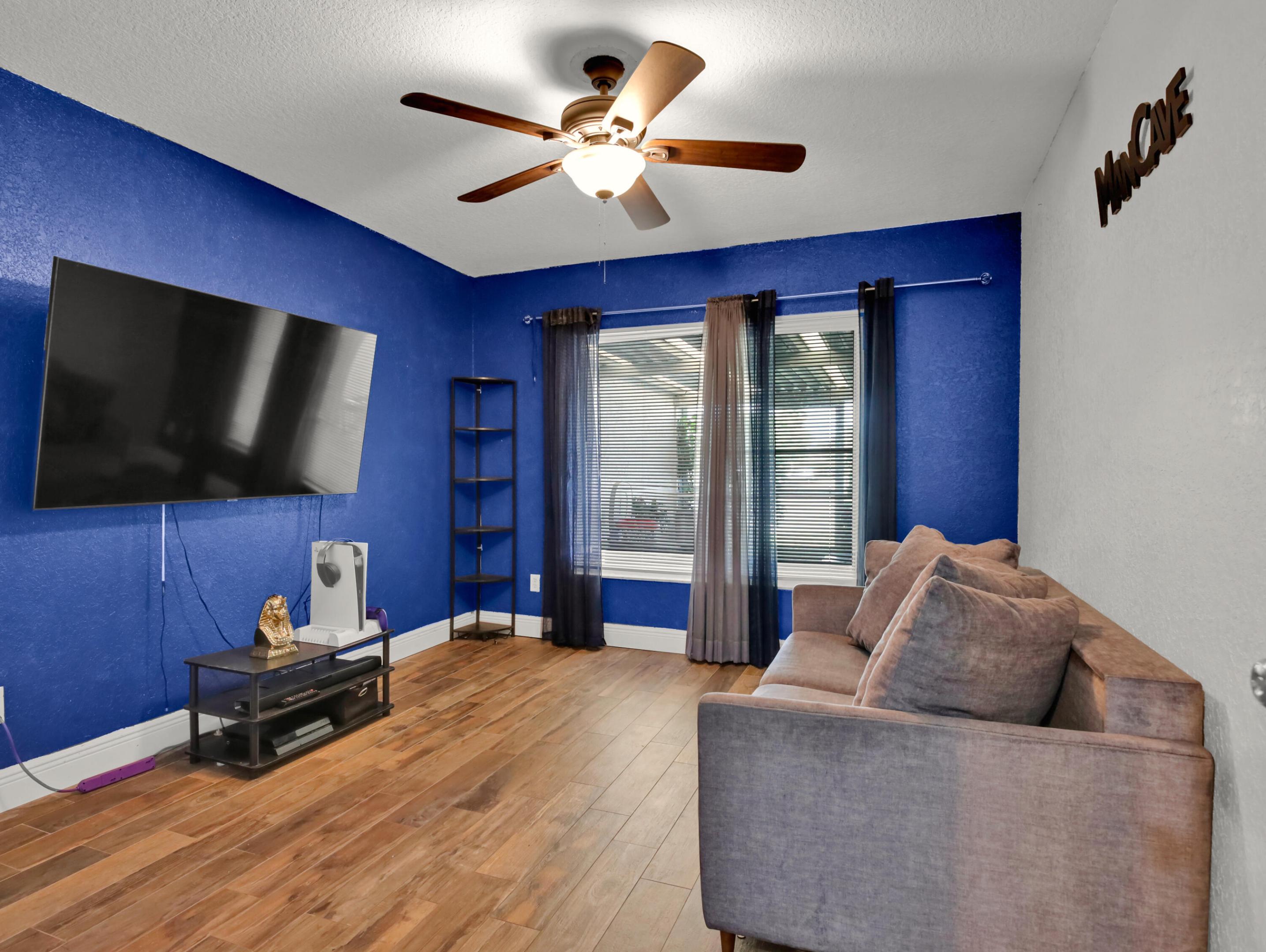 MEED RACQUET CLUB 2 - Residential