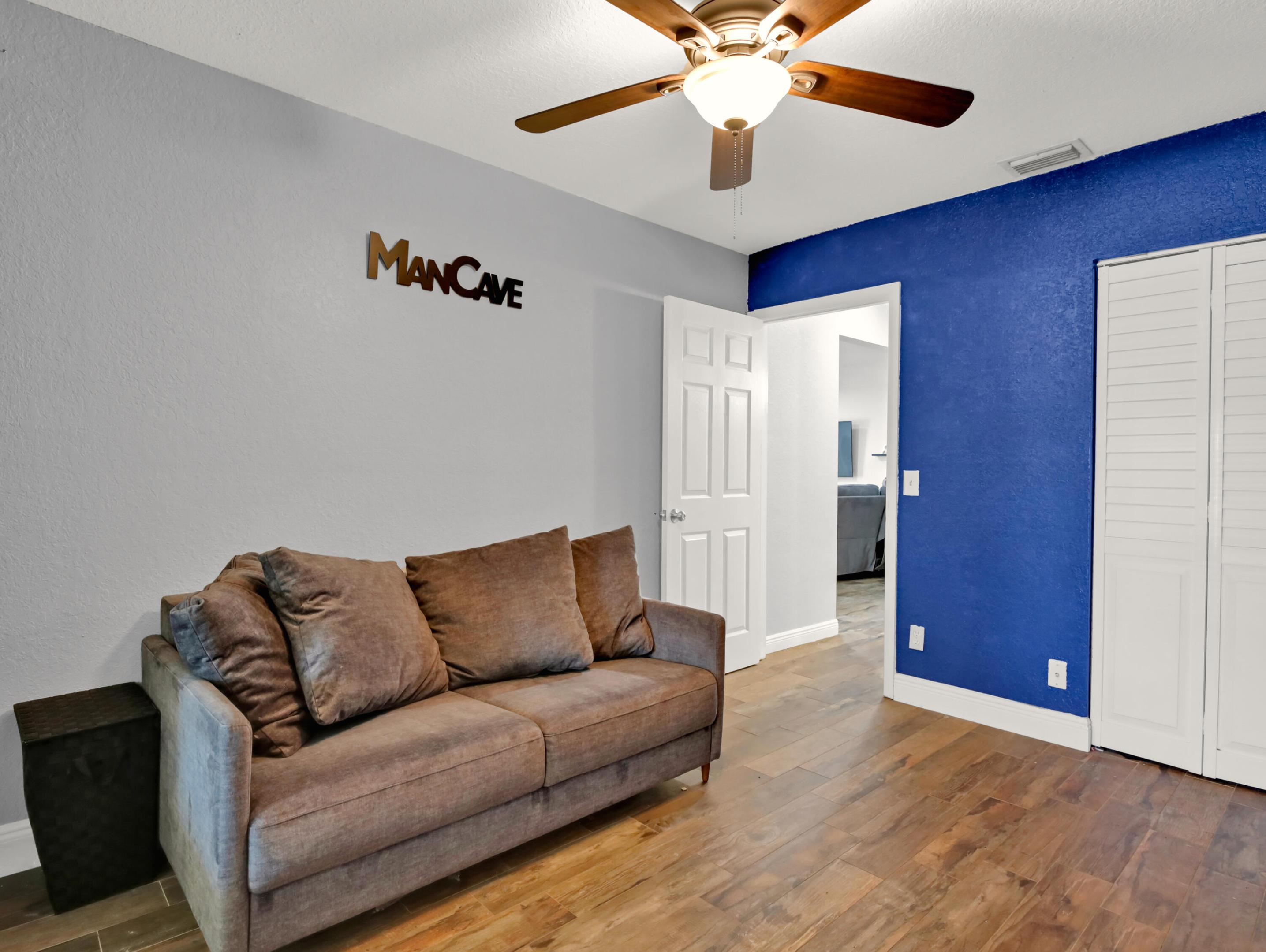 MEED RACQUET CLUB 2 - Residential