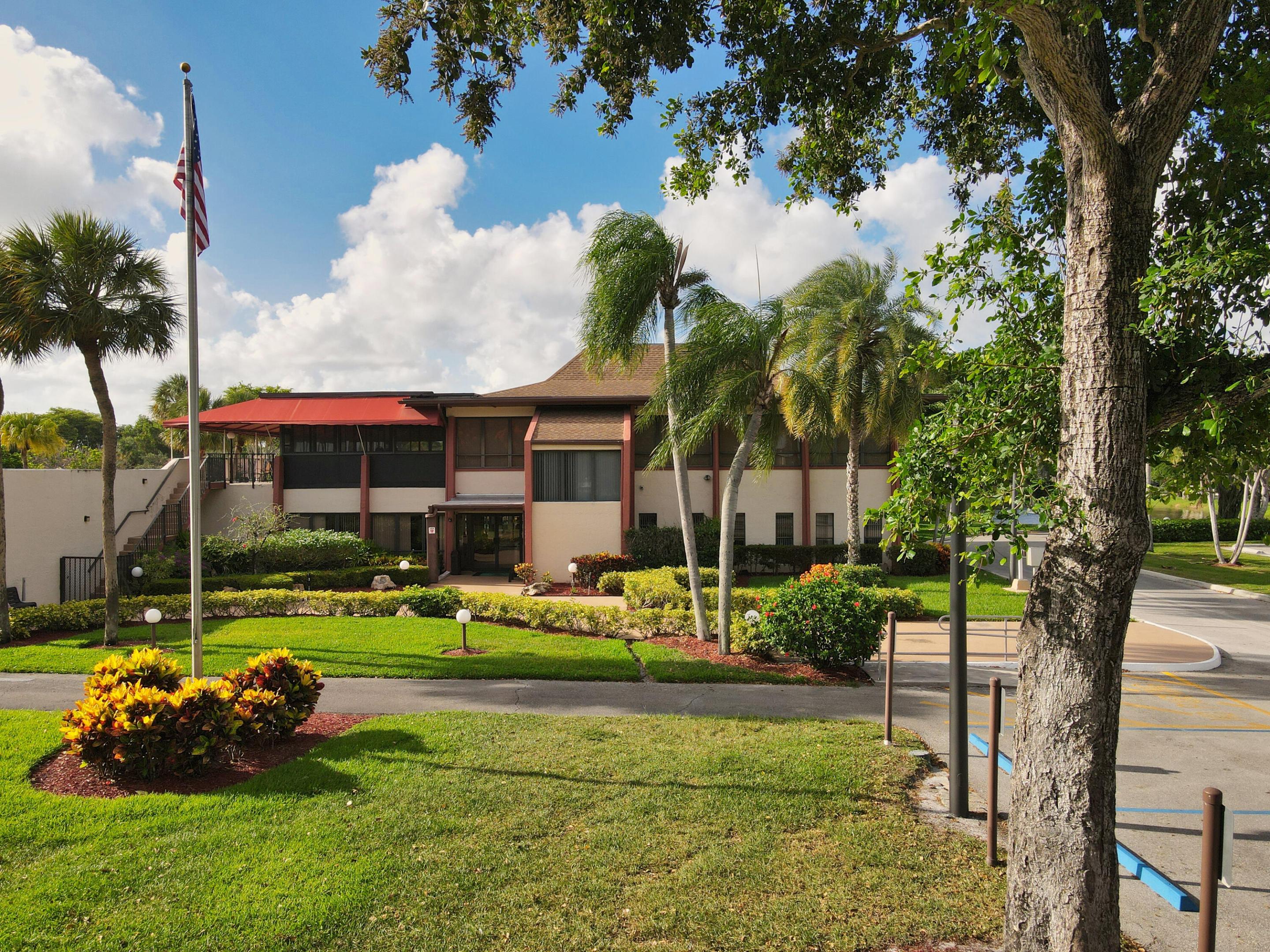 MEED RACQUET CLUB 2 - Residential