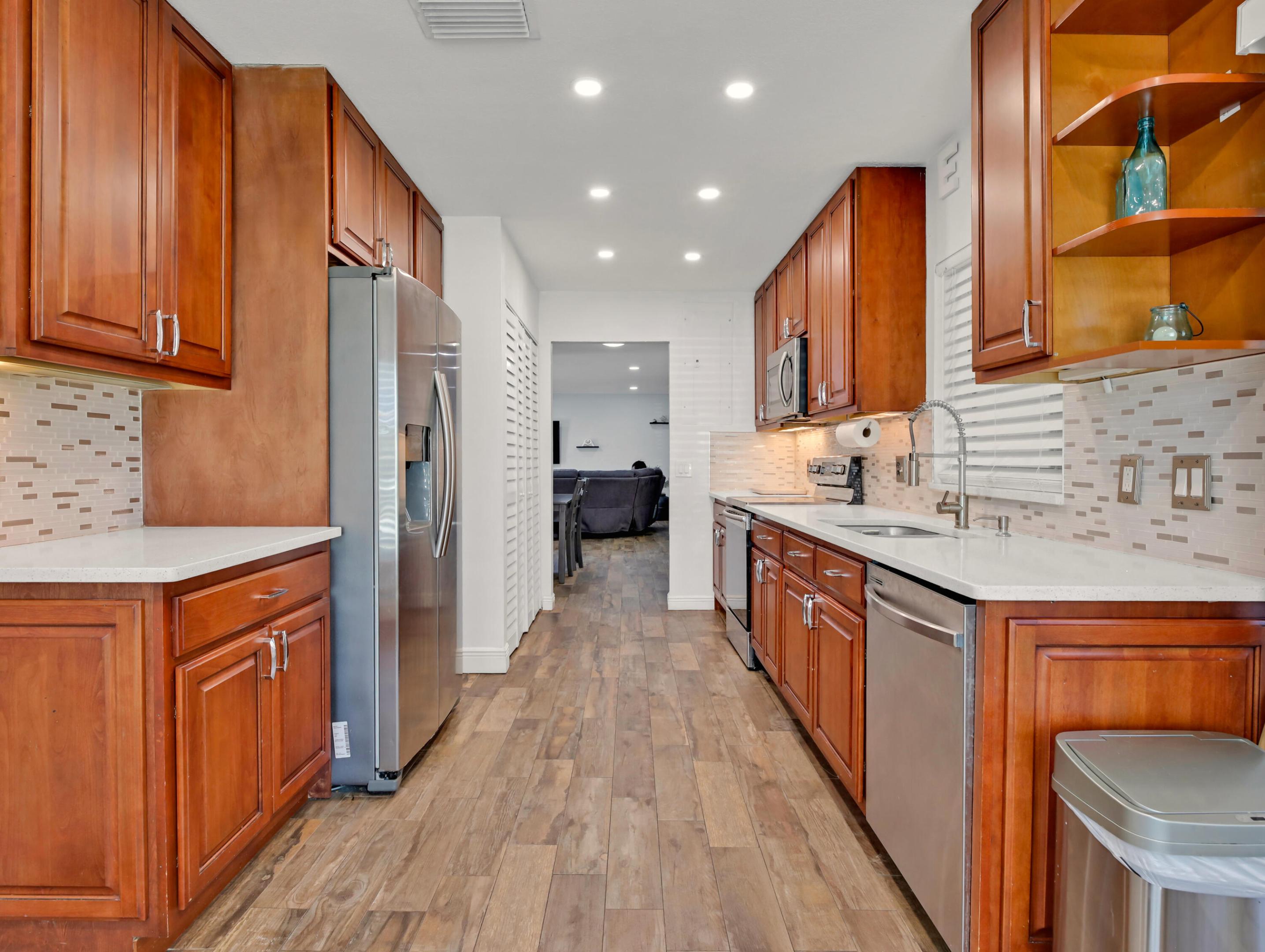 MEED RACQUET CLUB 2 - Residential