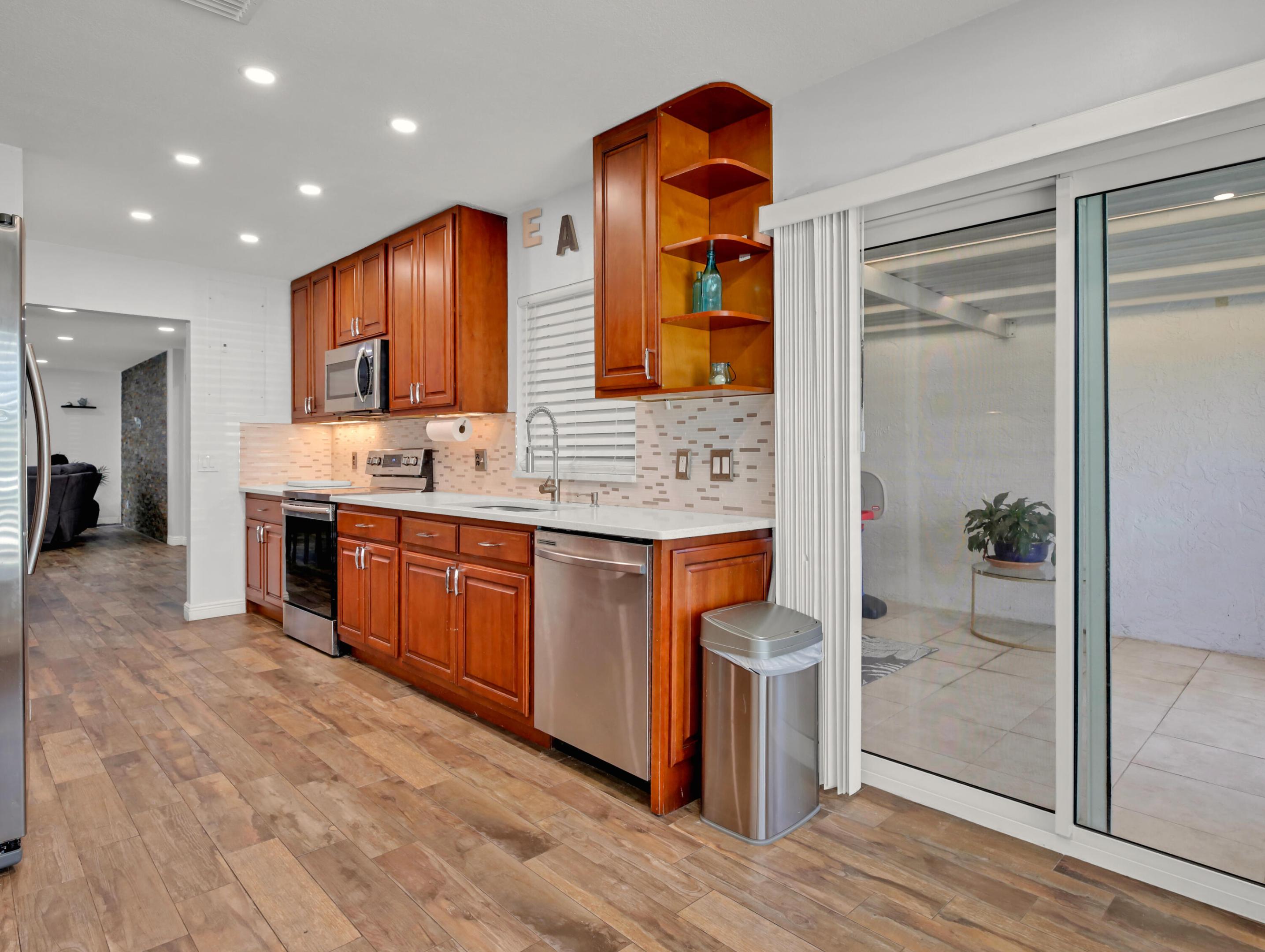 MEED RACQUET CLUB 2 - Residential
