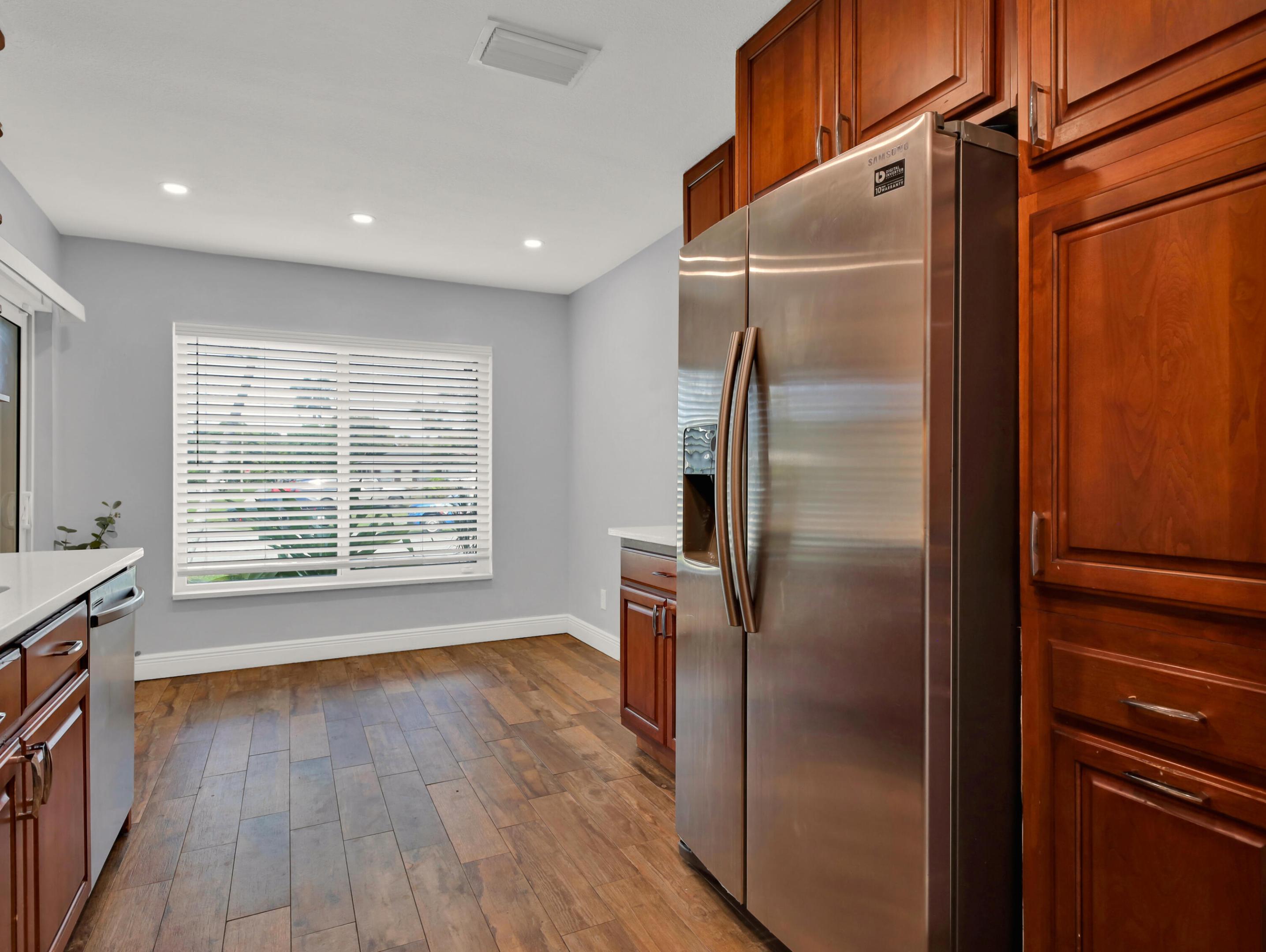 MEED RACQUET CLUB 2 - Residential