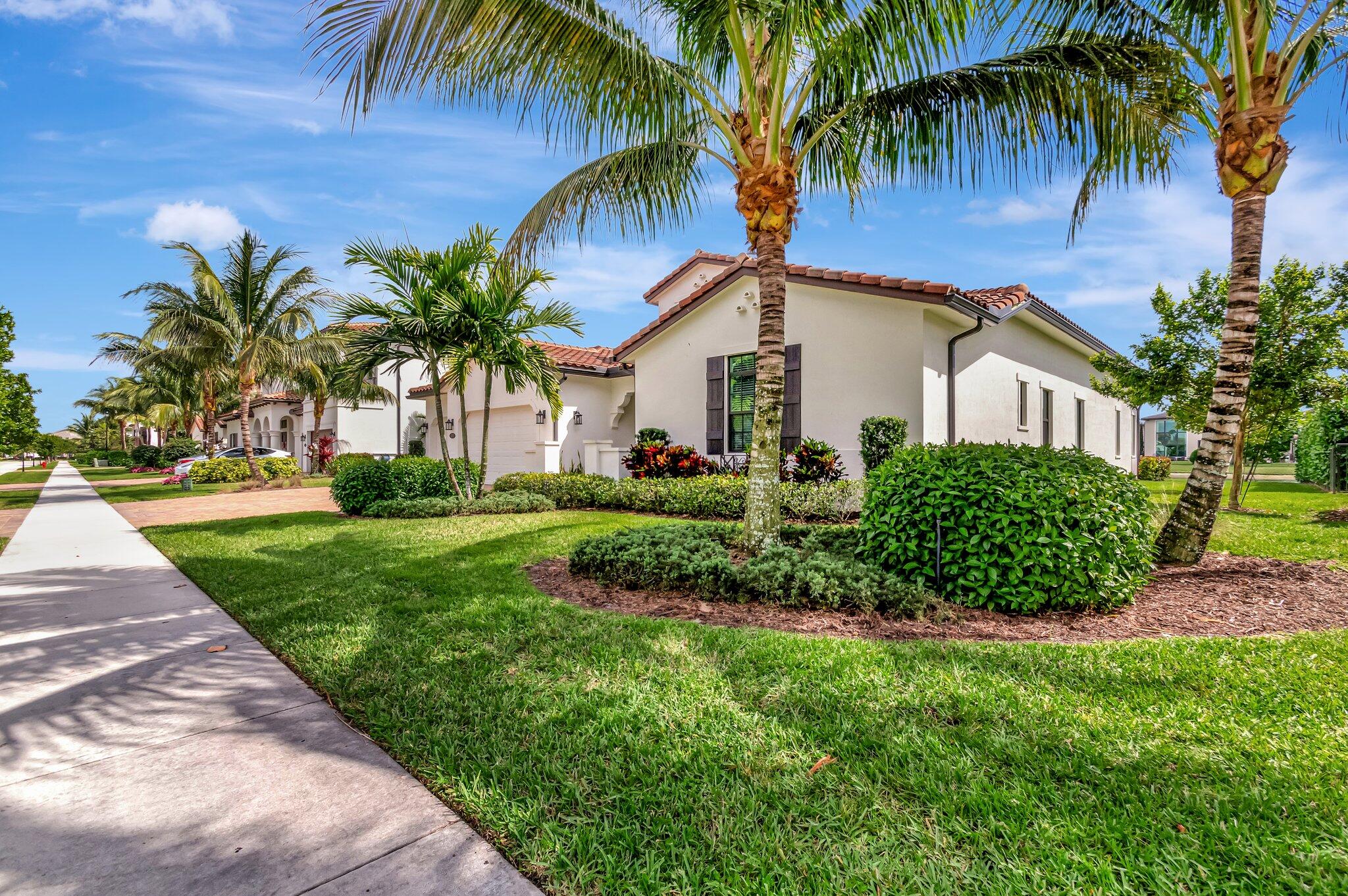 8212 Grand Prix Lane