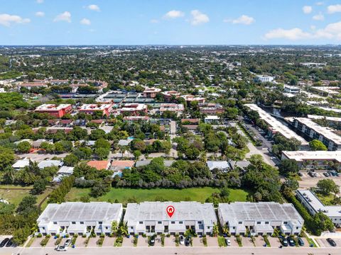 Tiny photo for 527 NW 17th Street, Fort Lauderdale, FL 33311 (MLS # B26026206)