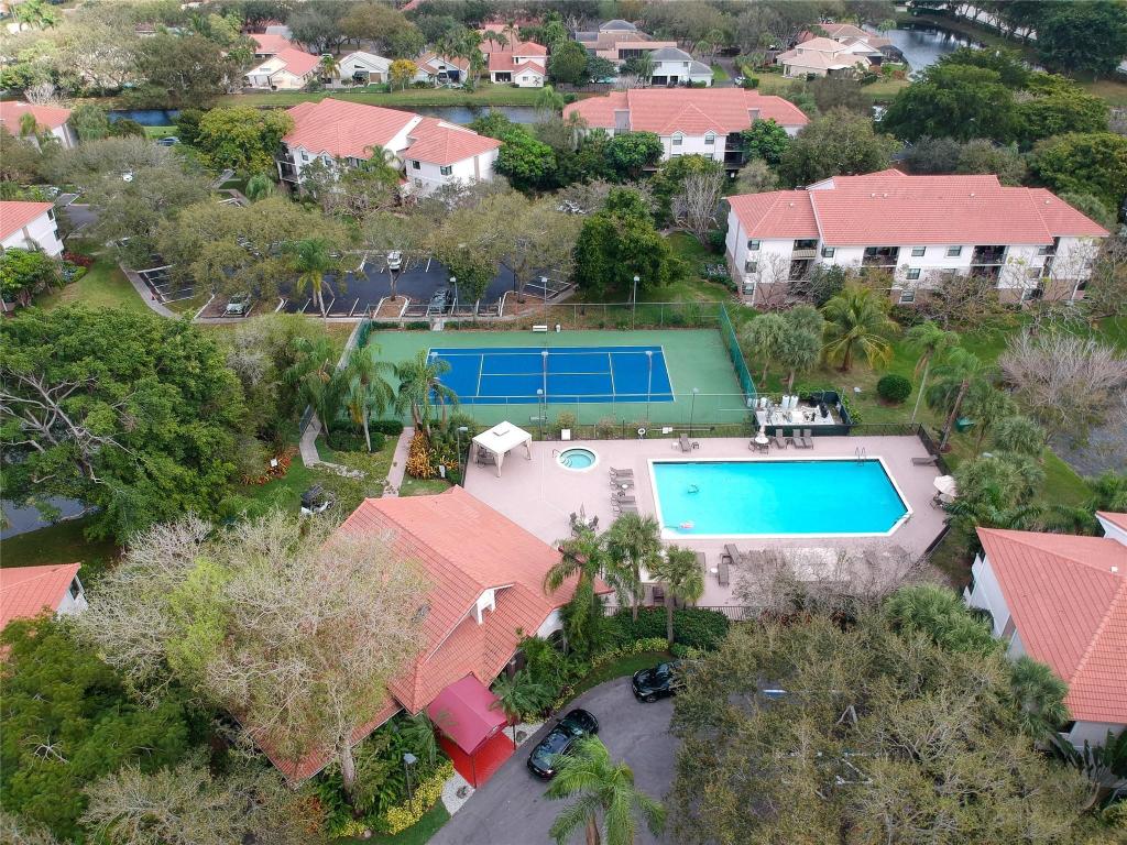 GRAND MARQUIS - Residential