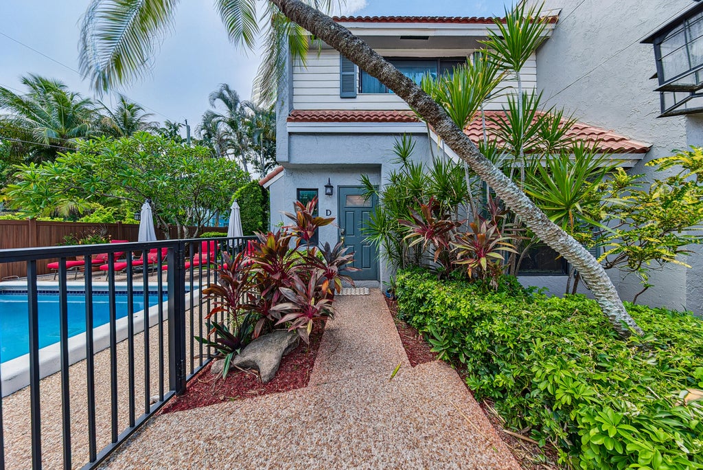 Photo of 1315 MIAMI Road #D, Fort Lauderdale, FL 33316 (MLS # B26066057)