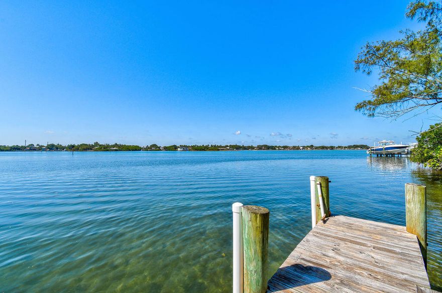 Final and Best is due by close of business 5 PM Thursday 5/12/2022. Once in a lifetime opportunity to own on the blue water section of the highly coveted River. South facing parcel situated on close to 3/4 acre. Come build your dream waterfront residence on spectacular parcel. Jupiter is a top destination for tennis and golf with its highly coveted courses and local pros. Proudly home to some of the most renowned golf courses in the World. The historic Jupiter Inlet Lighthouse and Juno Pier are testaments to the community's long-standing relationship with aquatic pursuits...world class diving and fishing await just offshore. Minutes from Palm Beach International Airport and Stuart Jet Port. For those placing an emphasis on a private, pastoral setting within close proximity to the amenities of an idyllic community like Jupiter, Riverside Dr is an unparalleled offering.