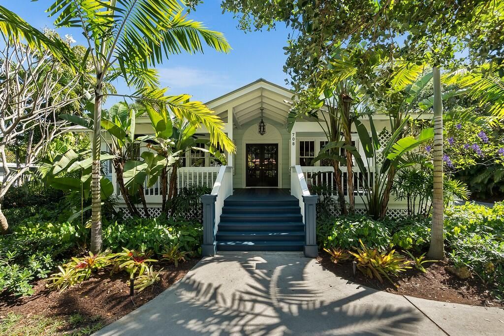 Photo of 708 SE Riverside Drive, Stuart, FL 34994 (MLS # R10787972)
