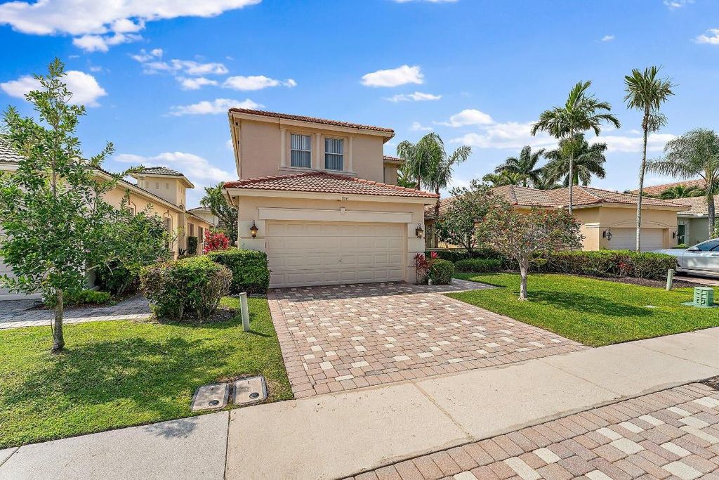 Photo of 156 Isle Verde Way, Palm Beach Gardens, FL 33418 (MLS # R10966607)