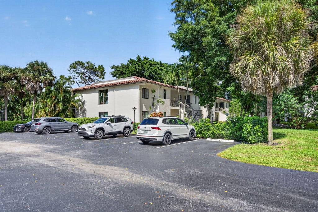 Photo of 21501 JUEGO Circle #29F, Boca Raton, FL 33433 (MLS # B26081110)