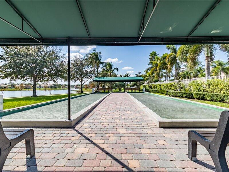 VILLAGEWALK OF WELLINGTON - Residential