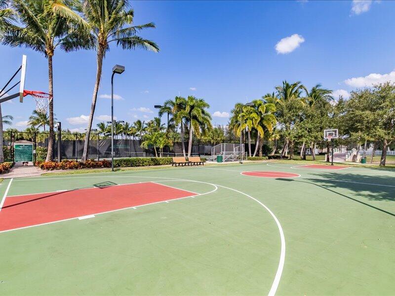 VILLAGEWALK OF WELLINGTON - Residential