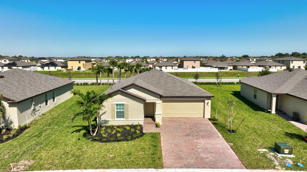 Photo of 988 Bent Creek Drive, Fort Pierce, FL 34947 (MLS # R10962301)