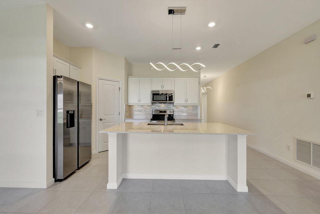 Photo of 988 Bent Creek Drive, Fort Pierce, FL 34947 (MLS # R10962301)