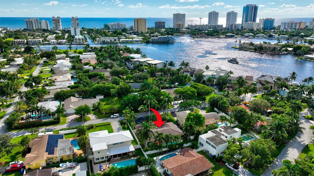 Photo of 707 SE 25th Ave, Pompano Beach, FL 33062 (MLS # F10533325)
