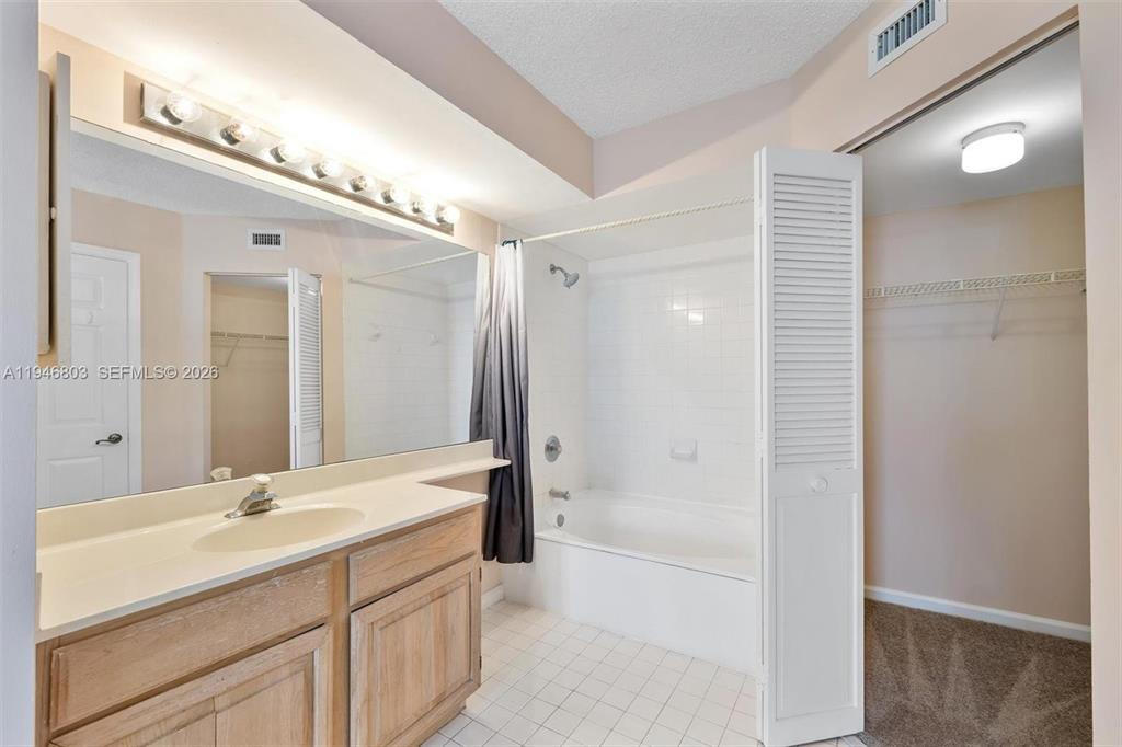 UNIVERSITY INN CONDO - Residential Lease