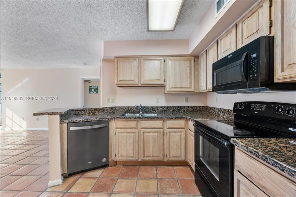 UNIVERSITY INN CONDO - Residential Lease