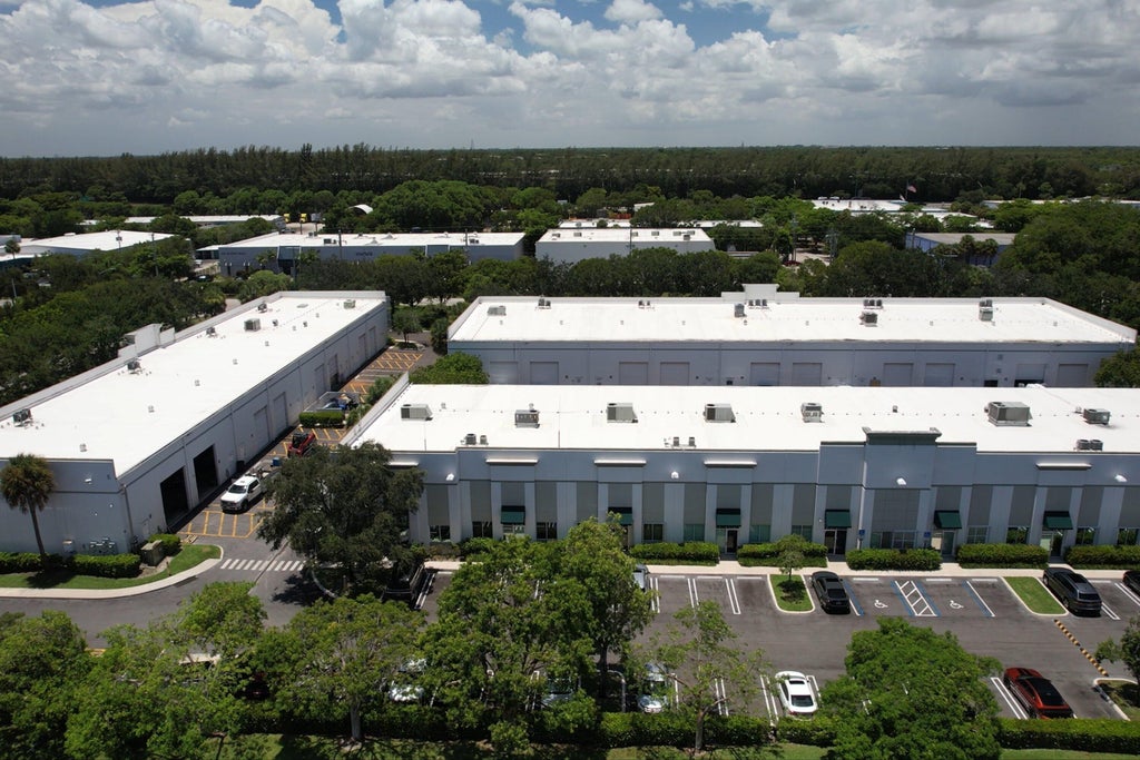 Photo of 2721 NW 19TH Street, Pompano Beach, FL 33069 (MLS # B26081380)