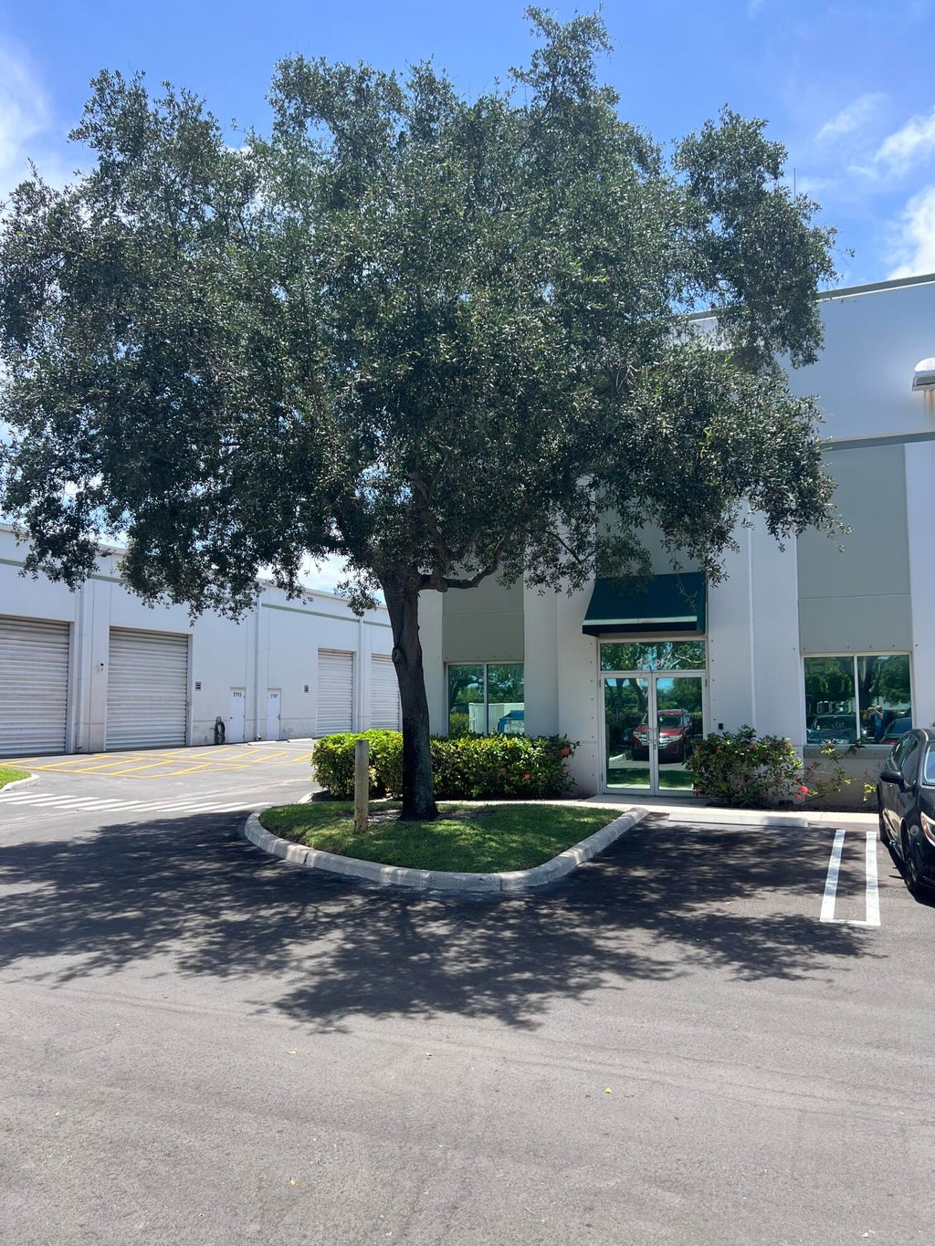 Photo of 2721 NW 19TH Street, Pompano Beach, FL 33069 (MLS # B26081380)