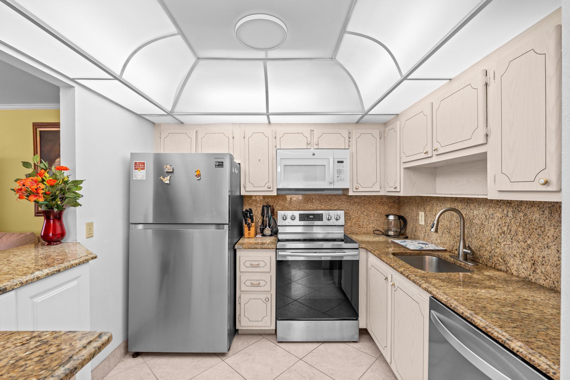 KINGS POINT SEVILLE CONDOS - Residential