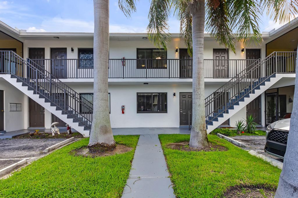 Photo of 520 NE 44th Street, Boca Raton, FL 33431 (MLS # R11167792)
