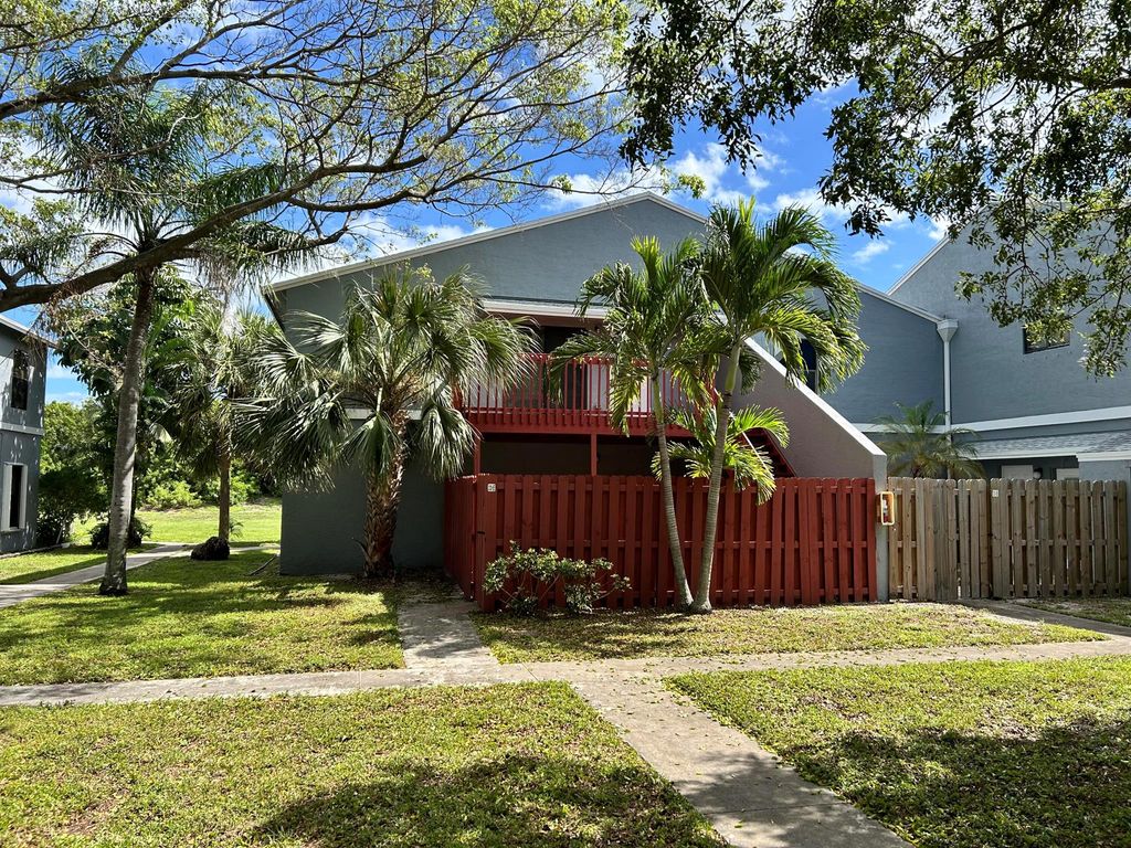 Photo of 23 Crossings Circle #E, Boynton Beach, FL 33435 (MLS # R11134366)