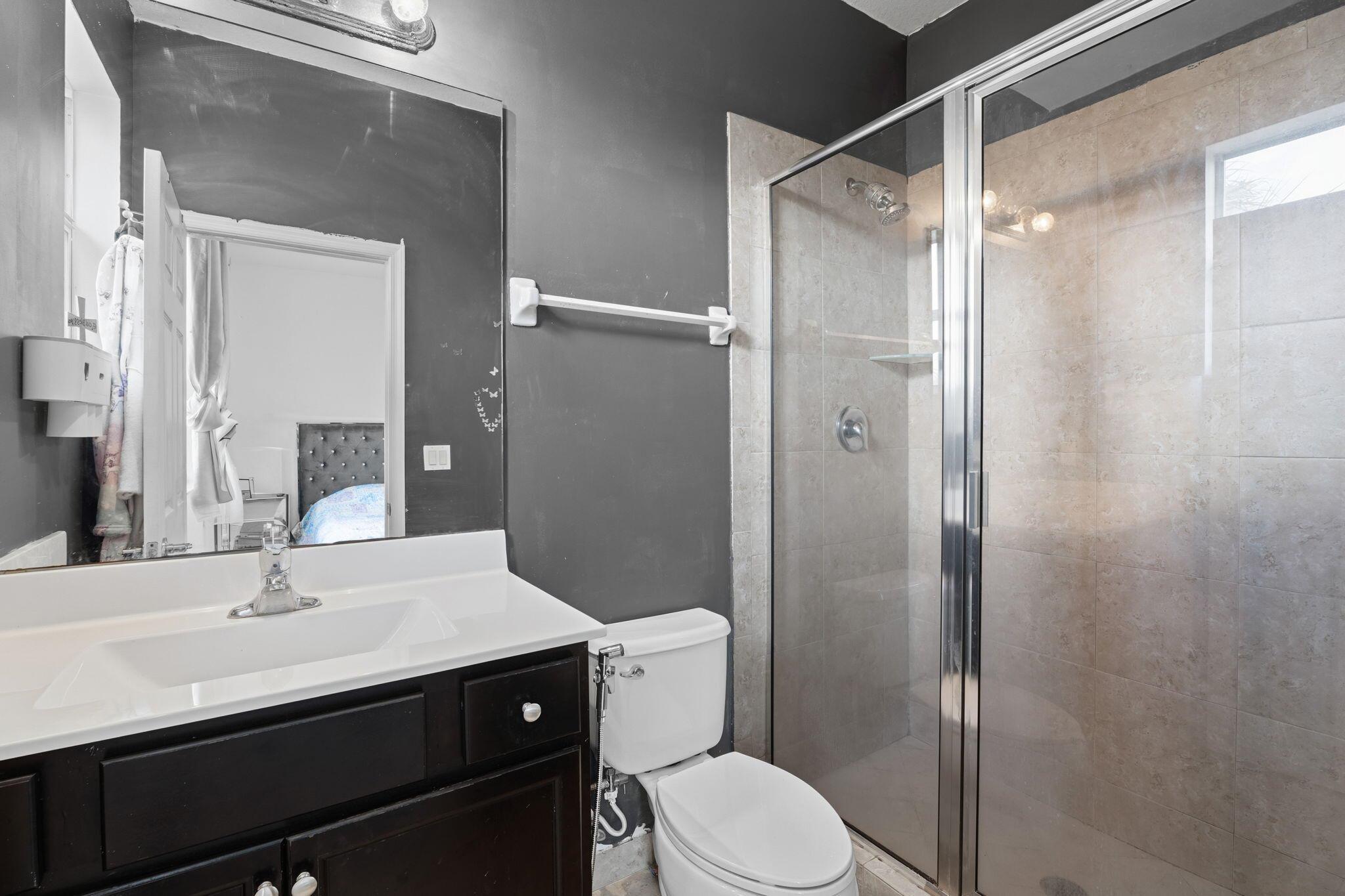 CHARLESTON COMMONS 2 - Residential Lease