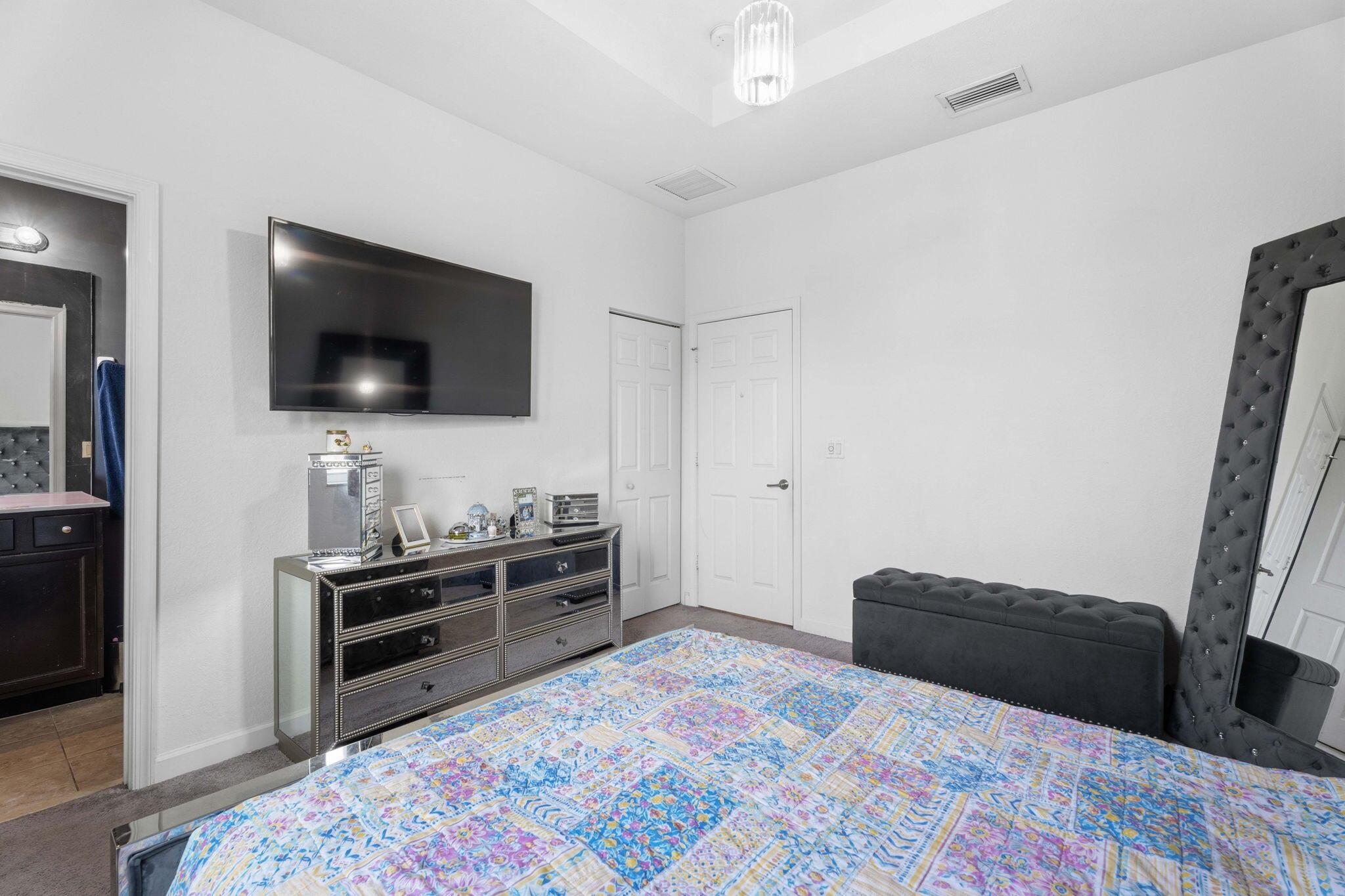 CHARLESTON COMMONS 2 - Residential Lease