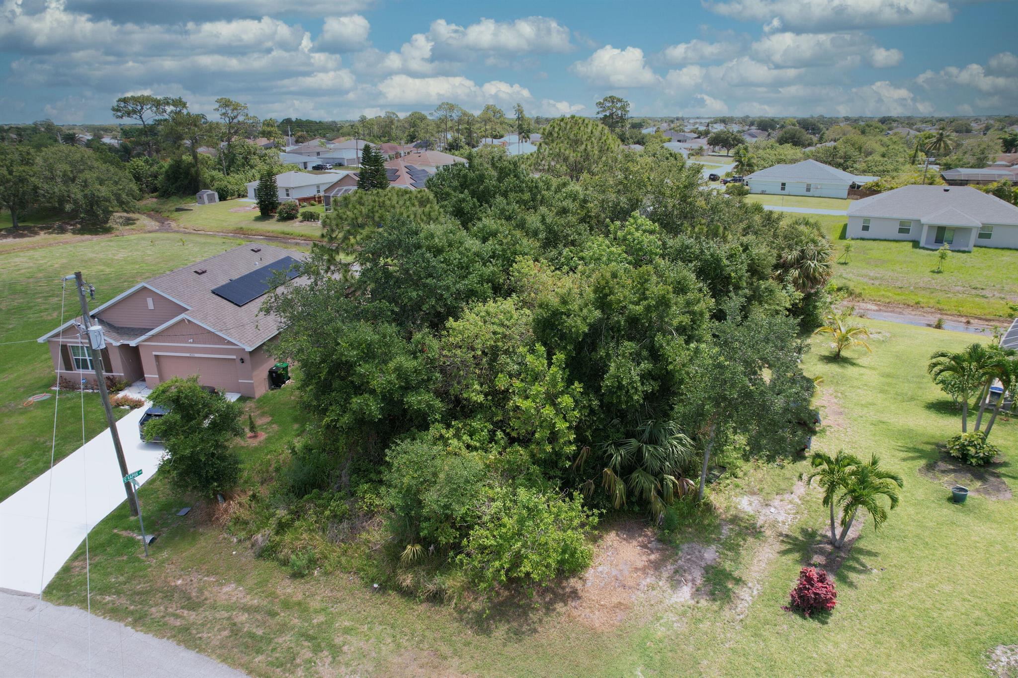 PORT ST LUCIE SECTION 33 - Land