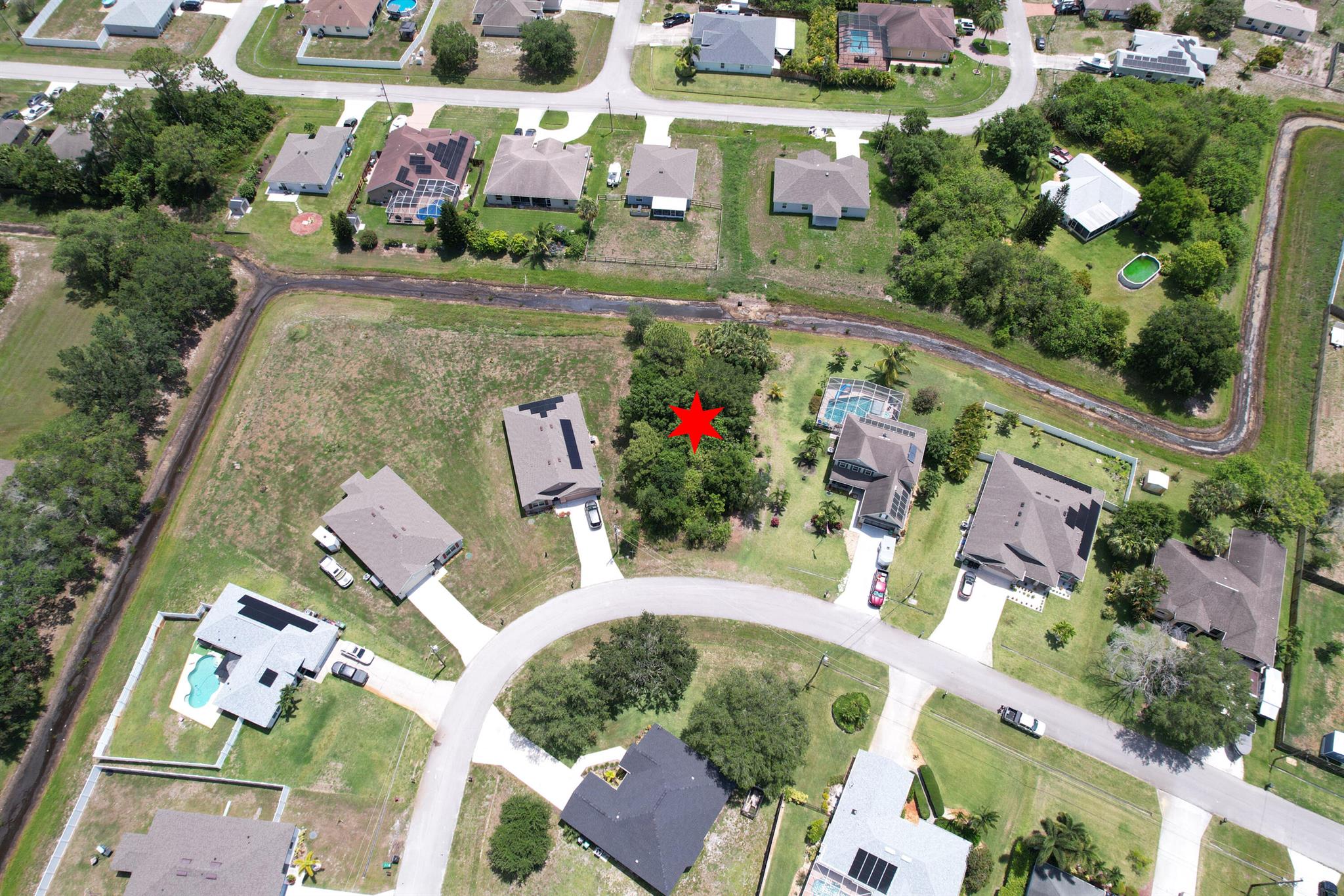 PORT ST LUCIE SECTION 33 - Land