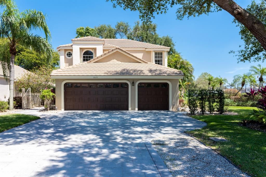 Photo of 6825 Briarlake Circle, Palm Beach Gardens, FL 33418 (MLS # R10886925)