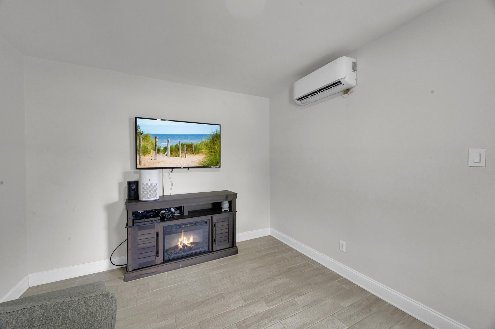 RIVER PARK UNIT 5 - Residential