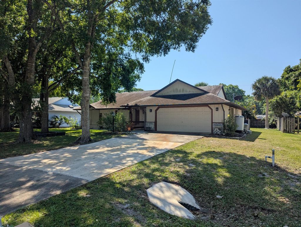 Photo of 7903 Kenwood Road, Fort Pierce, FL 34951 (MLS # R11086242)