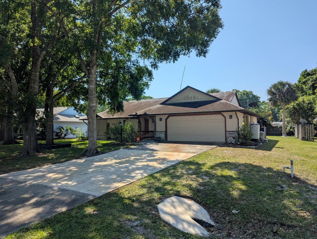 Photo of 7903 Kenwood Road, Fort Pierce, FL 34951 (MLS # R11086242)