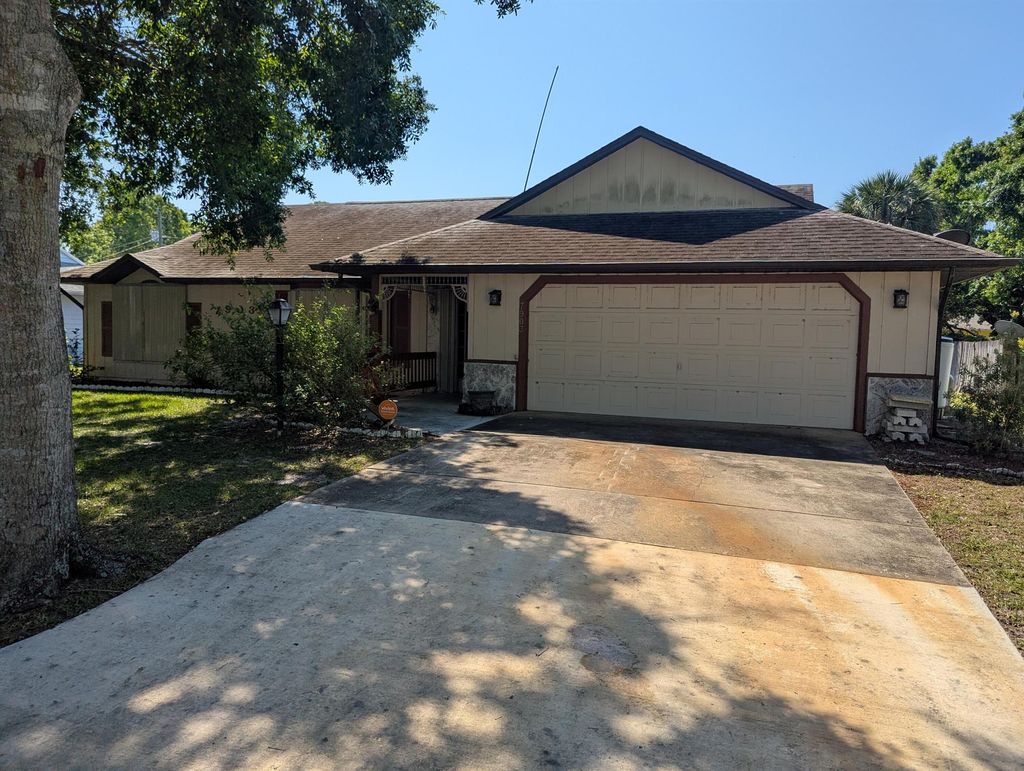 Photo of 7903 Kenwood Road, Fort Pierce, FL 34951 (MLS # R11086242)