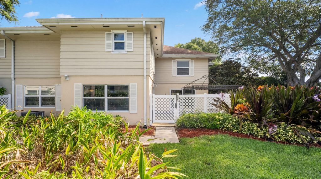 Photo of 6203 Wheatley Court, Boynton Beach, FL 33436 (MLS # B26032548)