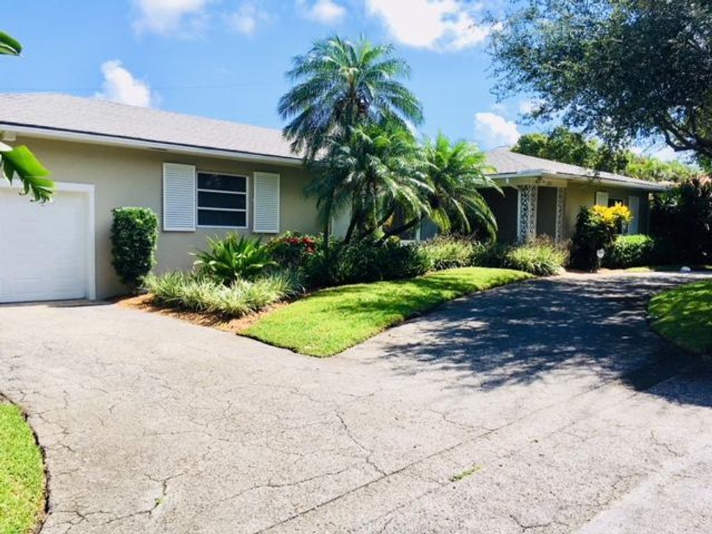 Photo of 1215 Sandoway Lane, Delray Beach, FL 33483 (MLS # R11079080)