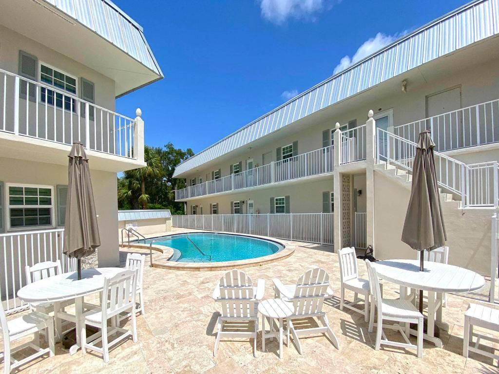 Photo of 900 Jasmine Lane #9a, Vero Beach, FL 32963 (MLS # R11155142)