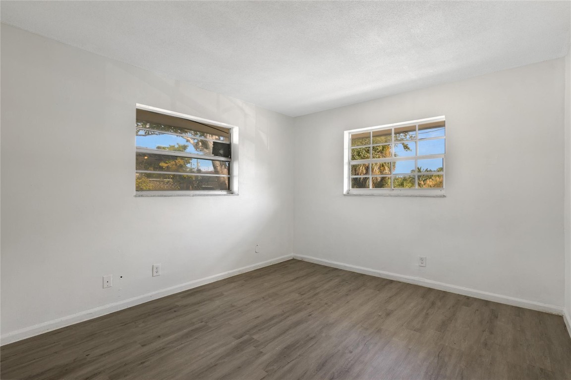 Loch Lomond Sec 1 56-39 B - Residential Lease