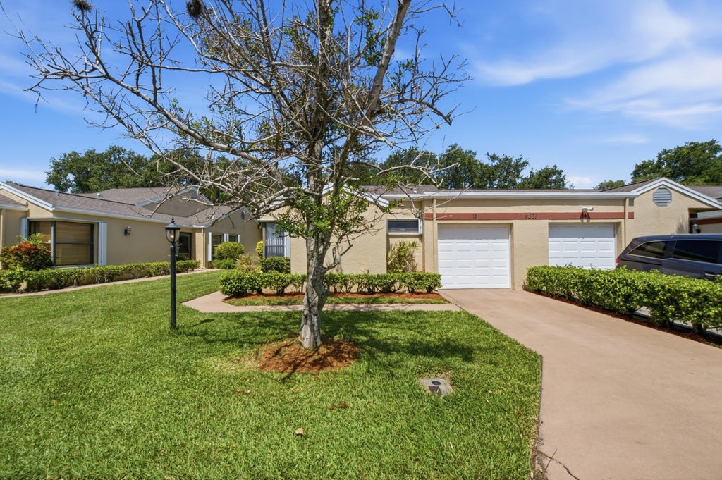 Photo of 4561 DISCOVERY Lane #13, West Palm Beach, FL 33417 (MLS # B26053284)