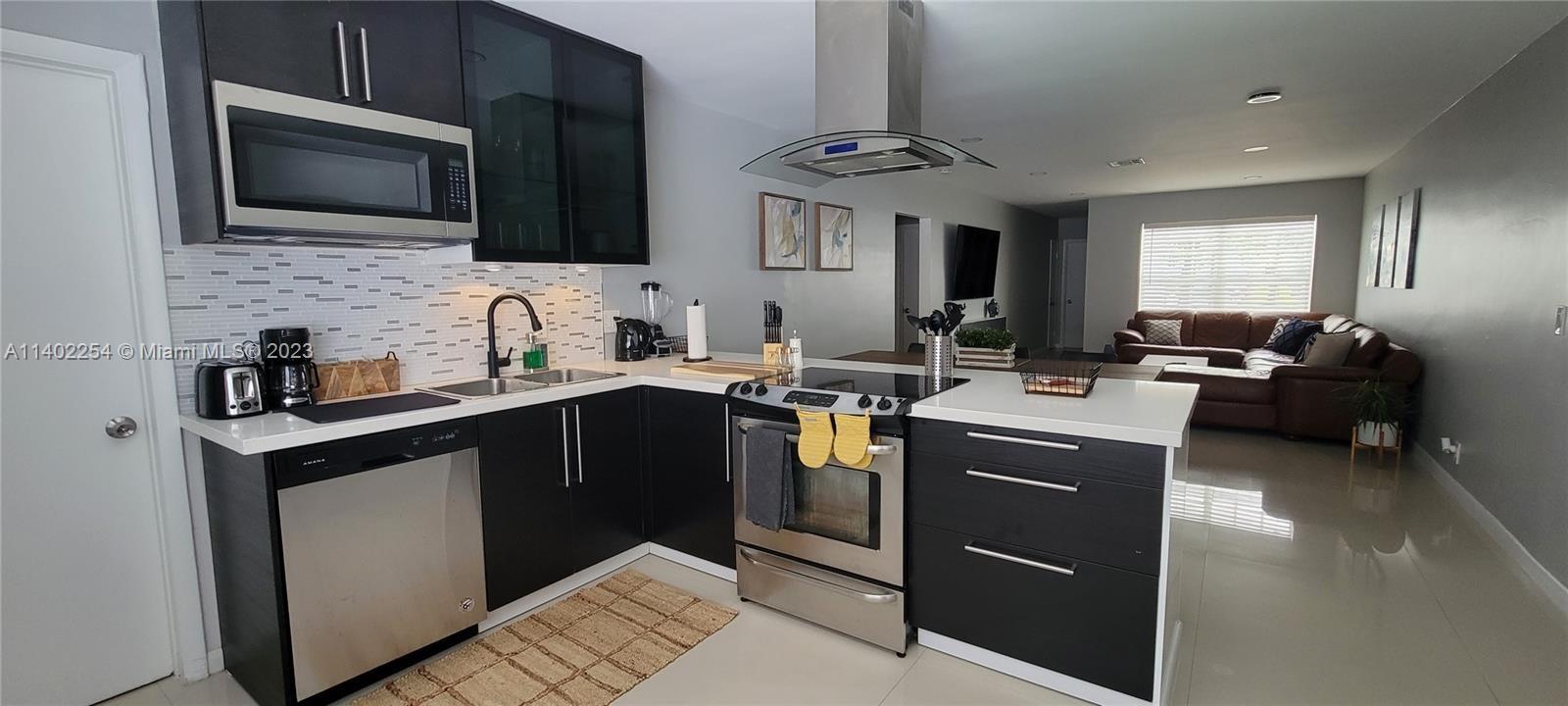 NEWMANS SURVEY - Residential Lease