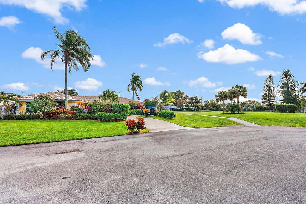 Photo of 4144 Ilex Circle S, Palm Beach Gardens, FL 33410 (MLS # R10936362)