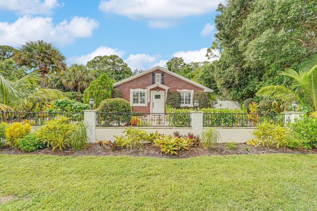 Photo of 312 Hugh Street, Jupiter, FL 33458 (MLS # R11020920)