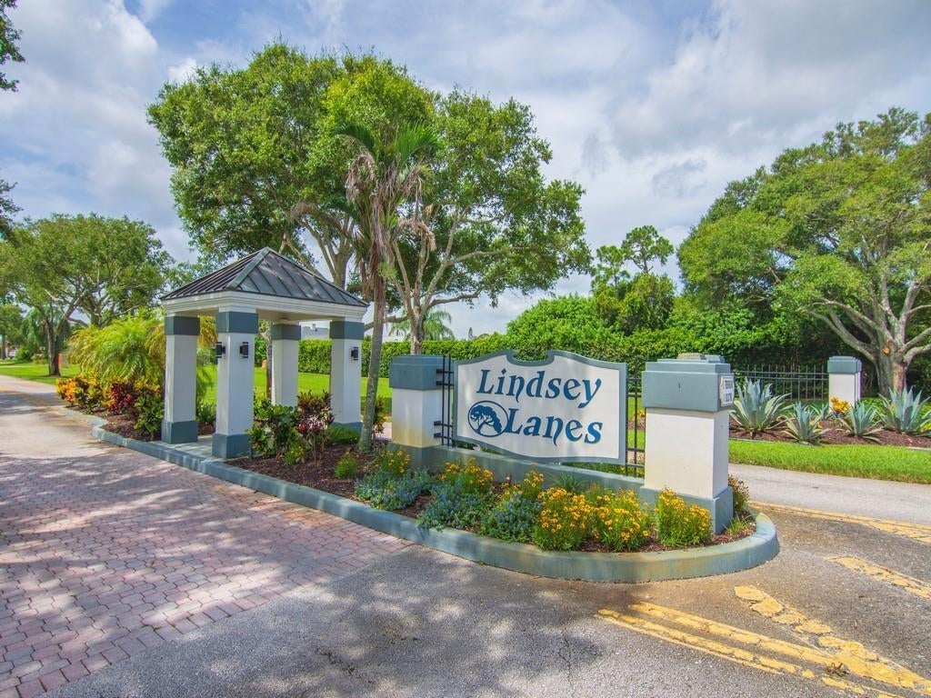 Photo of 4815 47TH Court, Vero Beach, FL 32967 (MLS # B26063781)