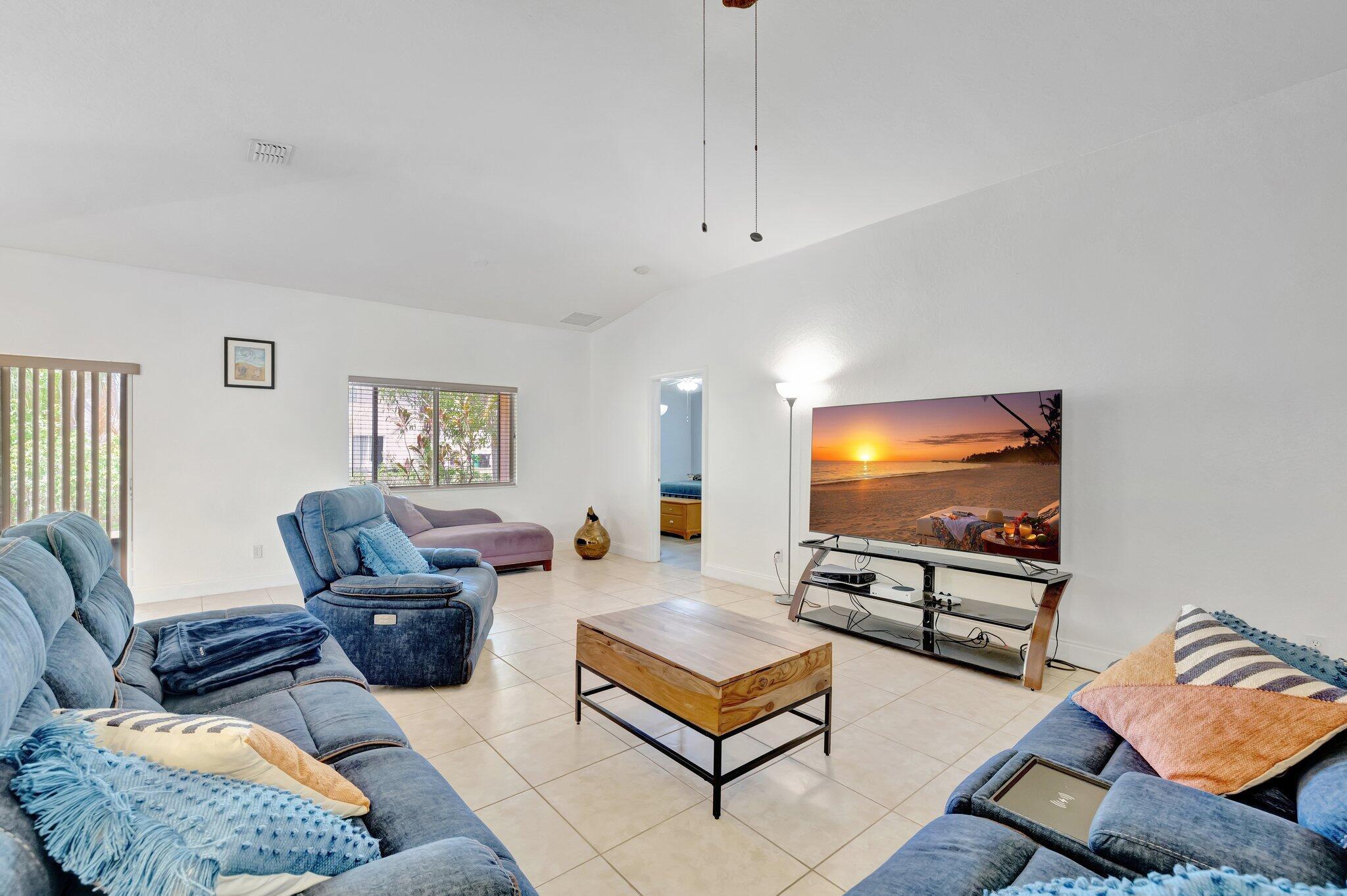 FOURTH  REPLAT OF PORTOFI - Residential