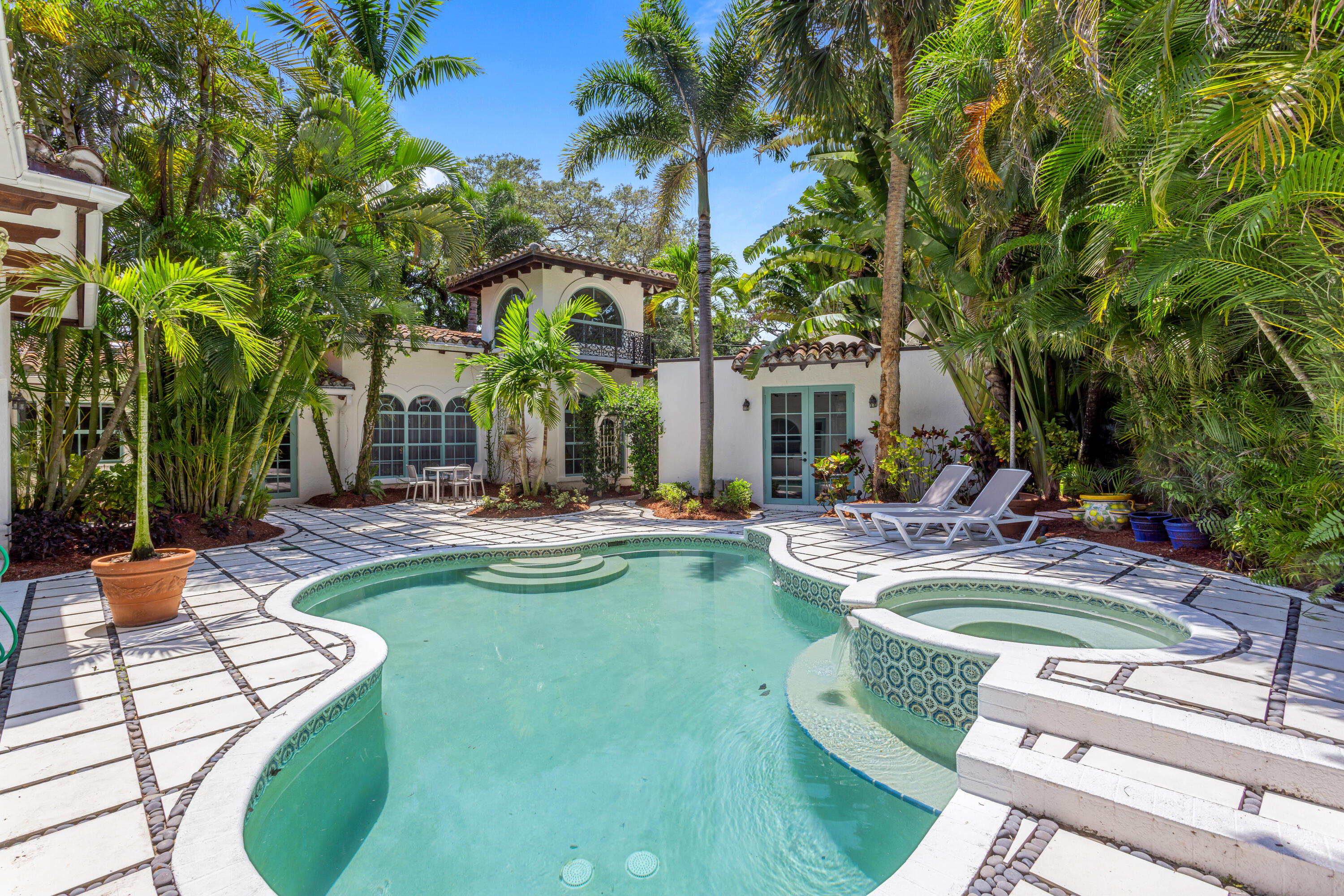 OLD FLORESTA , Adjacent (FLORESTA) - Residential