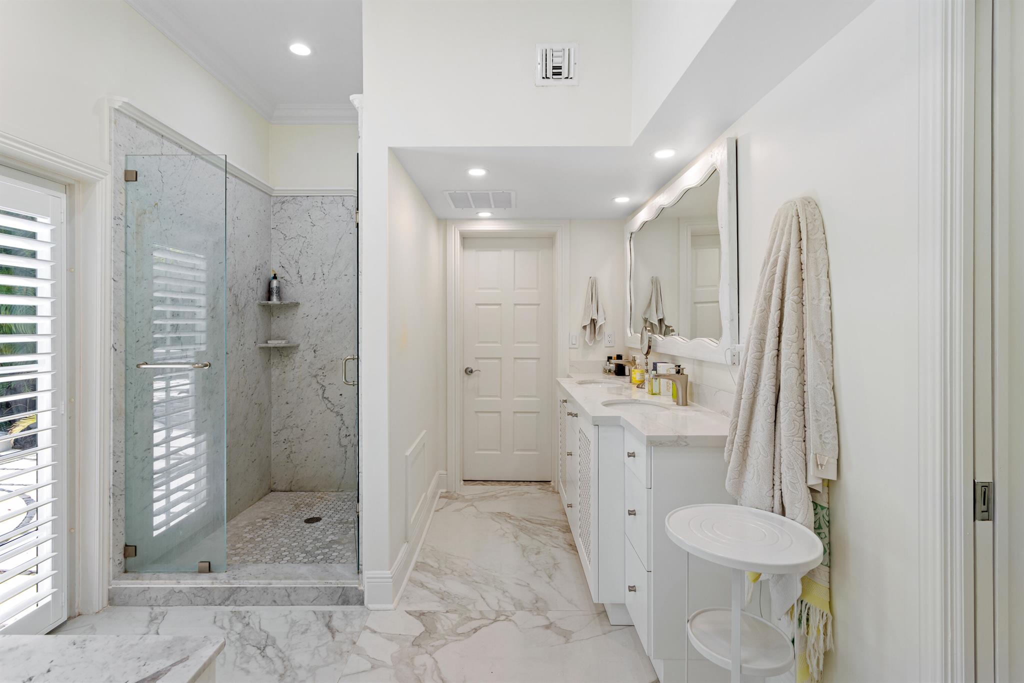 OLD FLORESTA , Adjacent ( - Residential