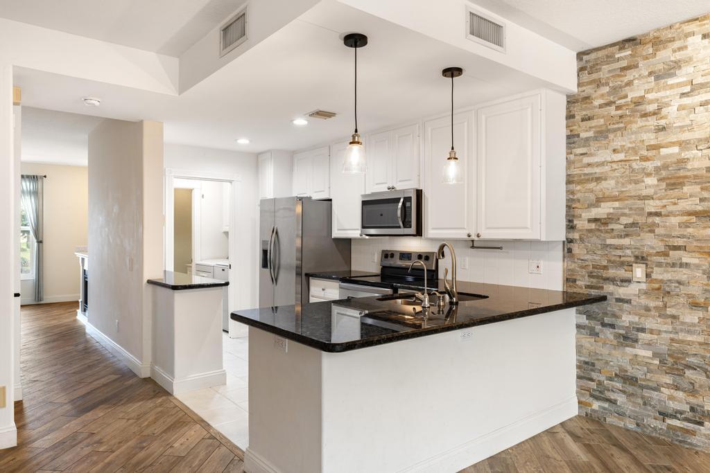 ISLAND AT ABACOA - Residential Lease