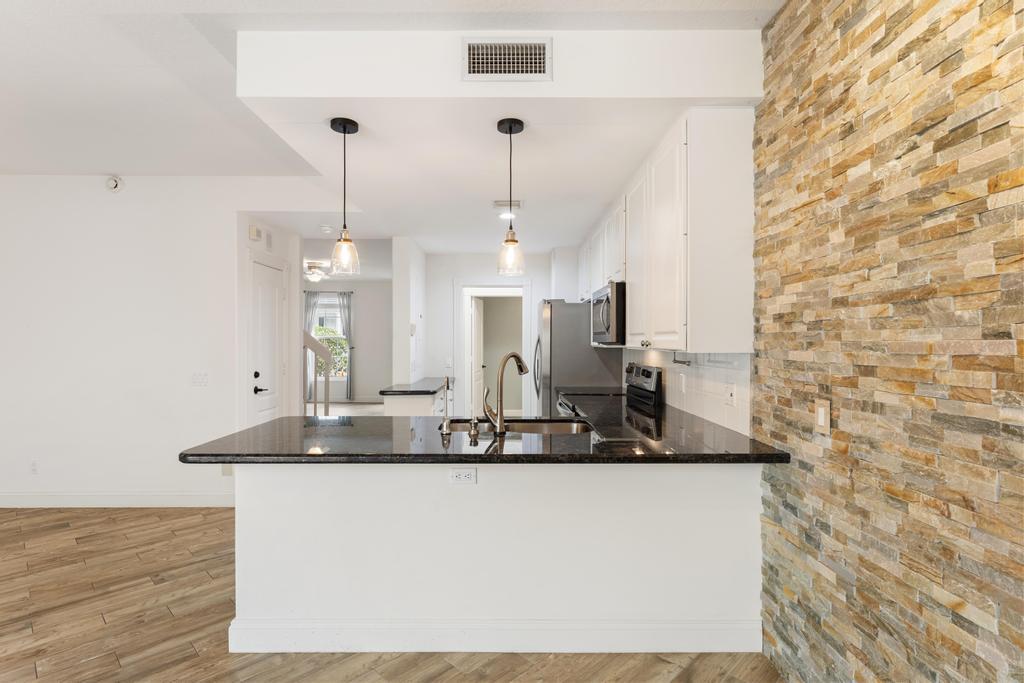 ISLAND AT ABACOA - Residential Lease